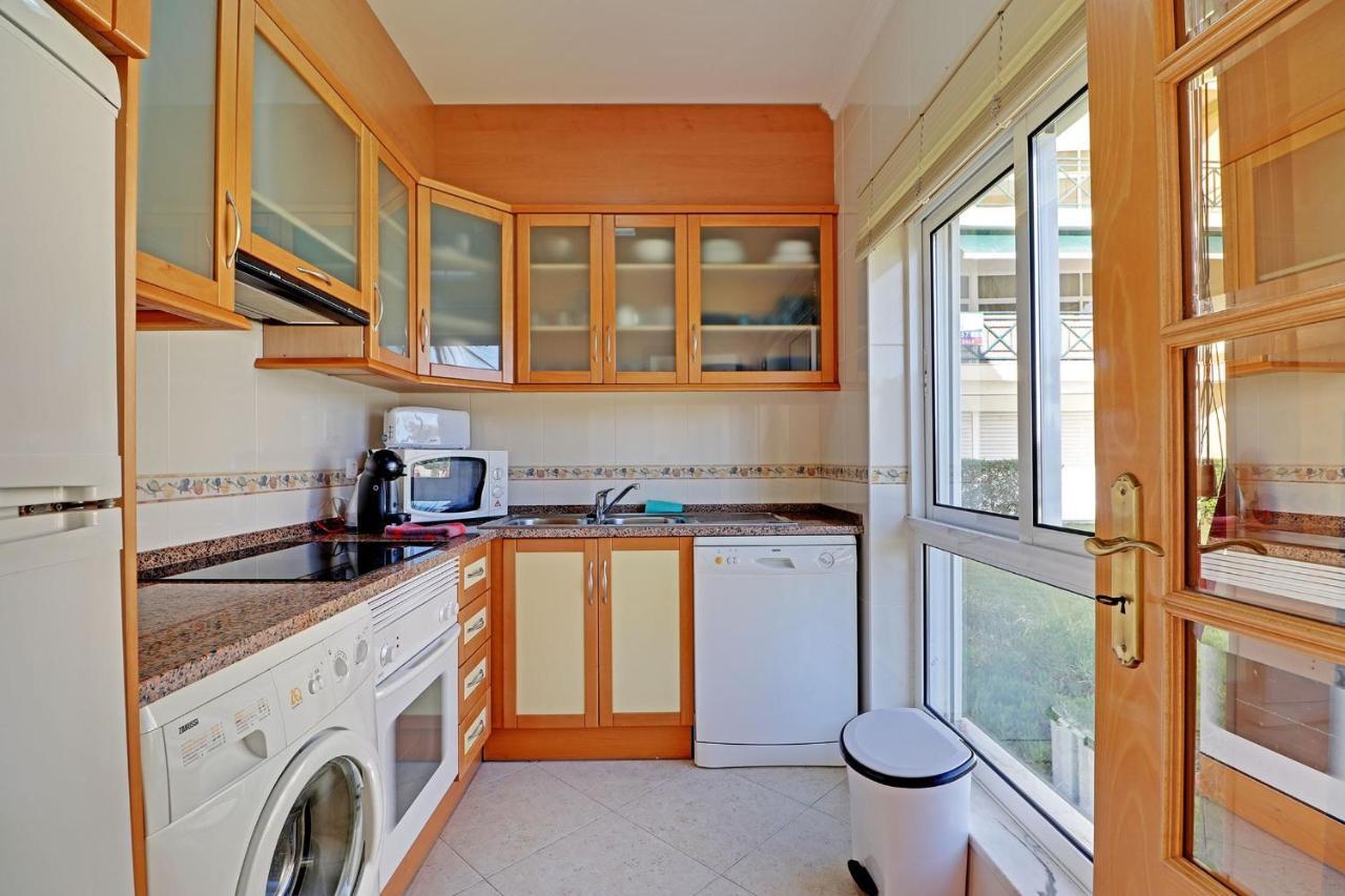 Apartament Delight With Pool By Homing